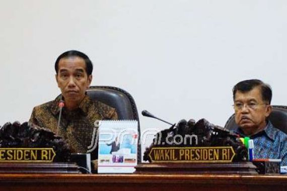 Mengintip Mimik Tak Terduga dari Balik Ruang Rapat Istana Presiden - JPNN.COM