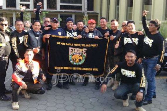 Tonjolkan Semangat Bersaudara, Bantu Bikers Duafa - JPNN.COM