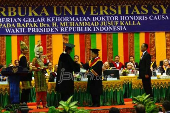 Bawa Perdamaian, JK Terima Gelar Doktor Honoris Causa di Aceh - JPNN.COM