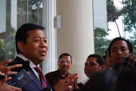 Setya Novanto Beri Undangan Nikah untuk JK - JPNN.COM