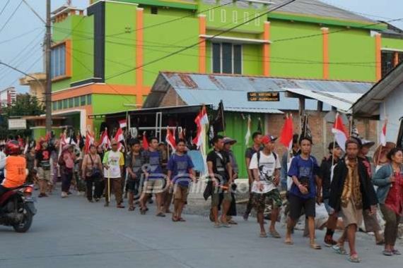 Hadiri Sidang, 200 Warga Samin Jalan Kaki 120 Km - JPNN.COM