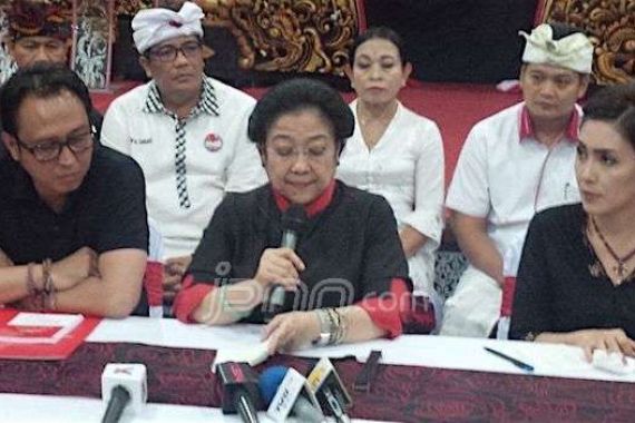 Megawati Bekali Jago PDIP di Pilkada dengan Konsep Pembangunan Semesta - JPNN.COM
