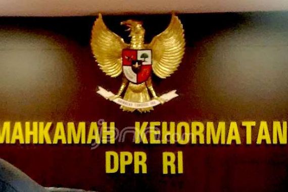 Politikus Golkar New Comer di MKD Diduga Langgar Tata Tertib DPR, Kok Bisa? - JPNN.COM