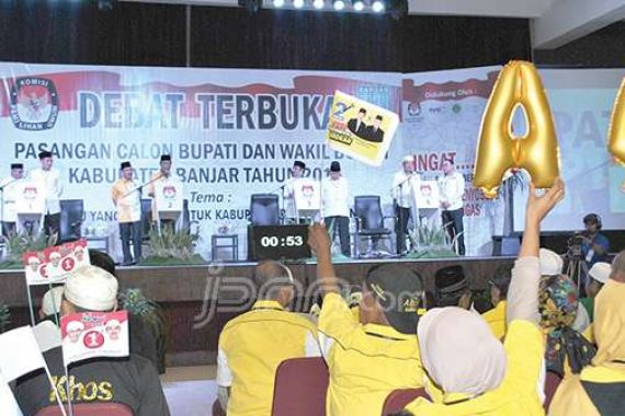 Ha ha..Calon Bupati Banjar Tuduh Pesaingnya Nyontek Saat Debat - JPNN.COM