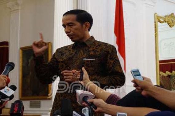 Jokowi Marah Besar Namanya Dicatut, Tangannya Sampai Bergetar - JPNN.COM