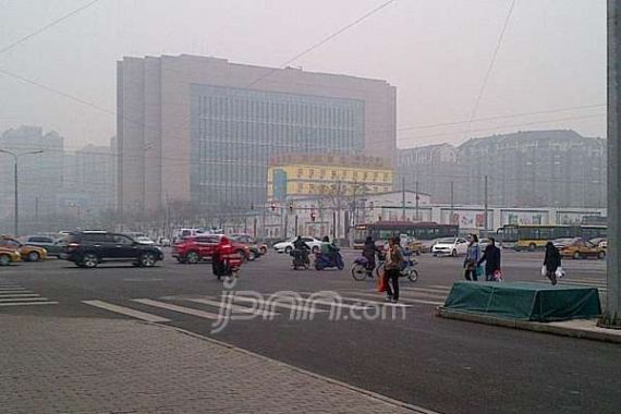 Beijing Batasi Penjualan Mobil - JPNN.COM