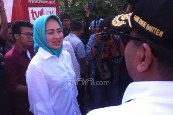 Datang Cari Mendagri, Rano Malah Bertemu Calon Wali Kota Cantik - JPNN.COM