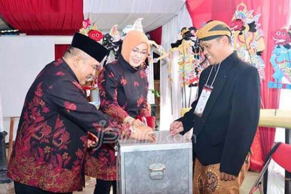 Pak Haji Bekas Preman Menang Lagi di Pilkada Sukoharjo karena Dicintai - JPNN.COM