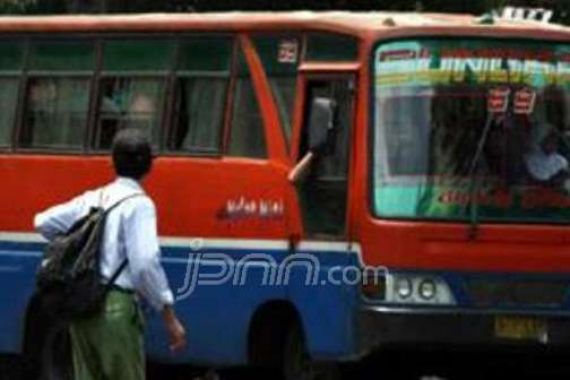 Puluhan Metromini Juga Mogok di Senen - JPNN.COM