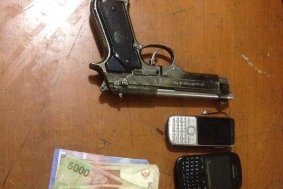 Edan! 3 ABG Todong Bocah Pulang Maulid Pakai Pistol - JPNN.COM