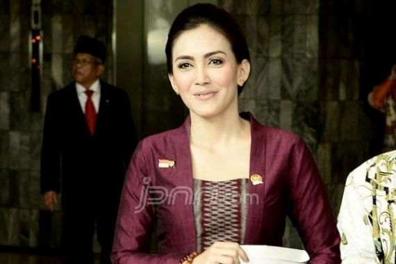 Rieke: Pungli Sudirman Said kepada Rakyat, Jokowi Tahu Tidak? - JPNN.COM