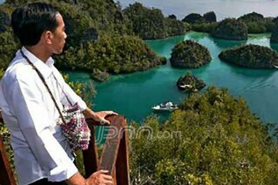Ini Bukti Jokowi Kembangkan Wisata Maritim dan Budaya Papua - JPNN.COM