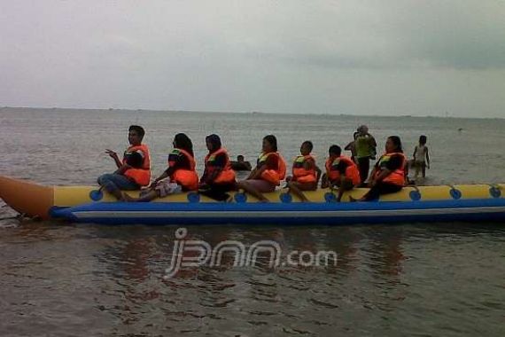 Pemkab Indramayu Kurang Peduli, Hanya Tersisa Satu Pantai Layak Dikunjungi - JPNN.COM