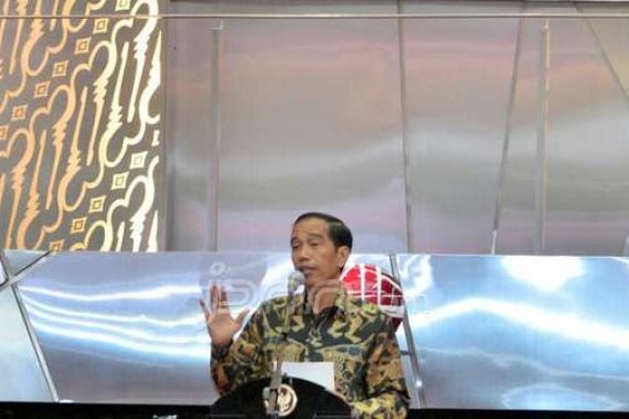 Optimistis, Jokowi Resmi Membuka Perdagangan Bursa Efek - JPNN.COM