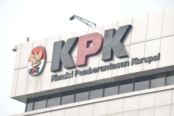 KPK Tahan Bos PT Soegih Interjaya - JPNN.COM