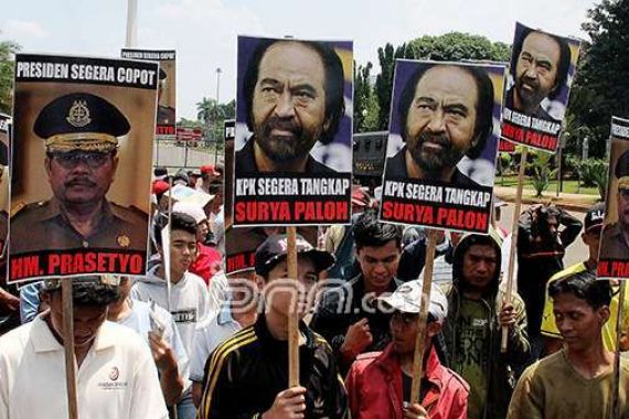 Demonstran Desak Jokowi Intervensi Kasus Bansos Sumut - JPNN.COM