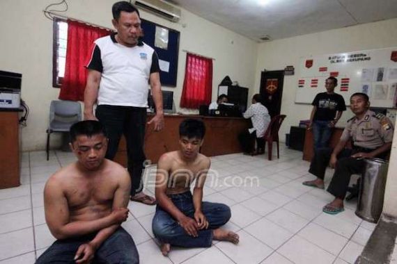 Rasain Lu! Dua Jambret Babak Belur Dihajar Massa Sampai Begini, Ini Fotonya - JPNN.COM