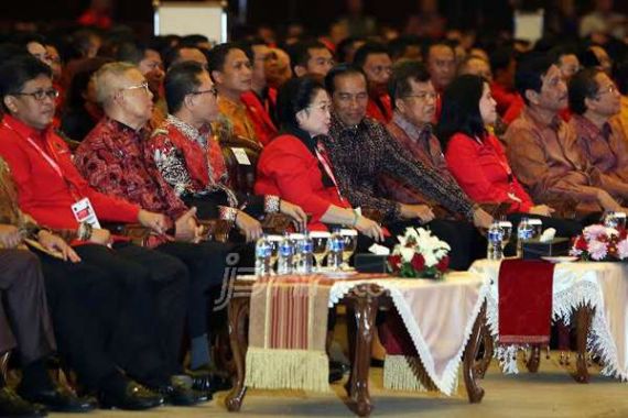 Megawati: Malu Saya, Maluuu, Pak Jokowi - JPNN.COM