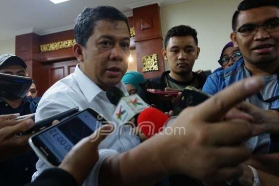 Pernyataan Keras Fahri Hamzah Tanggapi Tifatul Sembiring - JPNN.COM