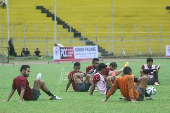 Peluang Semen Padang Masih Ada Di Stadion H Agus Salim - JPNN.COM