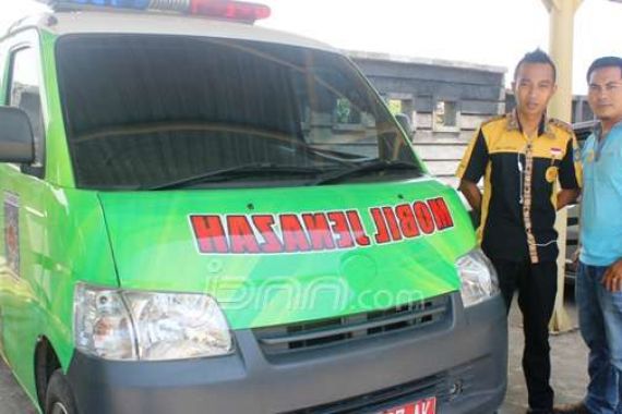 KISAH UNIK: Mengusir Makhluk Halus dengan Ritual Kencingi Ban Mobil - JPNN.COM