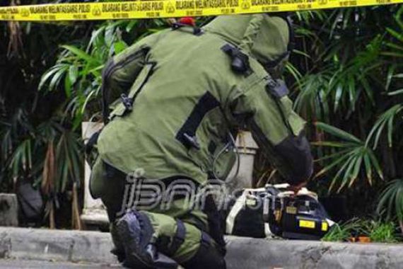 Benda Diduga Bom Ditemukan di Kompleks Citra Raya - JPNN.COM