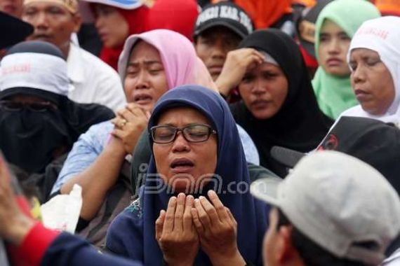 Kalimat Simpatik Kapolres di Tengah Massa Aksi Honorer K2 - JPNN.COM