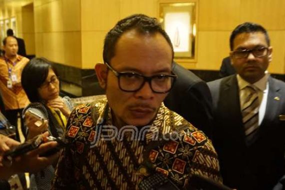 Empat Perusahaan Tutup di Indonesia, ini Komentar Menteri Hanif - JPNN.COM