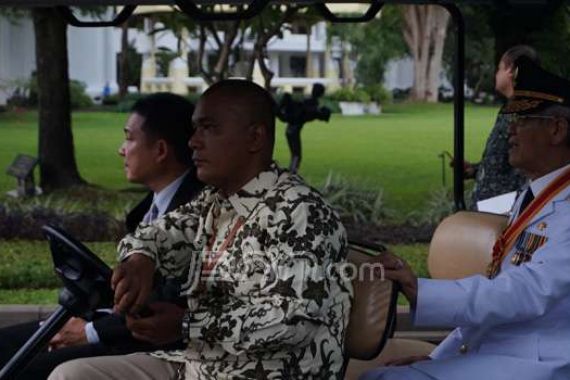 Ketika Gubernur Kepri Naik Golf Car di Istana dan Jokowi Jalan Kaki - JPNN.COM