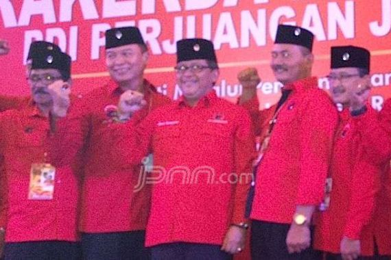 Kader PDIP Berkopiah demi Gelorakan Kepemimpinan Berwatak ke Bawah - JPNN.COM