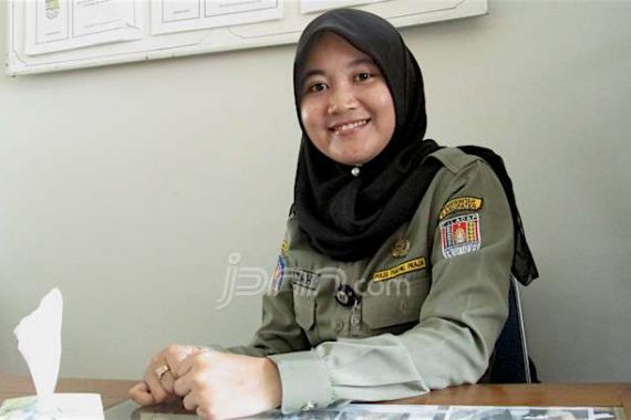 Mau Lihat Anggota Satpol PP Cantik? Klik Saja Ini... - JPNN.COM