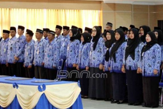 Kabar Buruk untuk PNS Lulusan SD, SMP, SMA - JPNN.COM