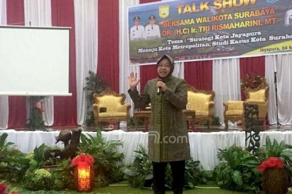 Bu Risma Berbagi Ilmu Hingga Jayapura - JPNN.COM