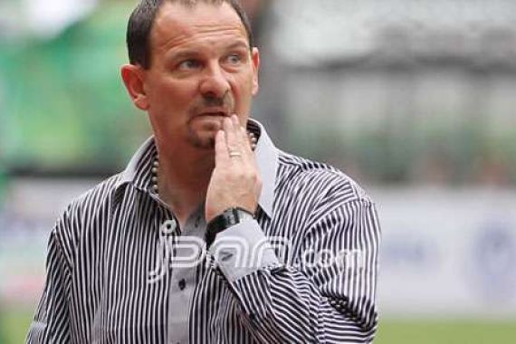 Jadi Tuan Rumah, Persib Tak Pasang Target Tinggi - JPNN.COM