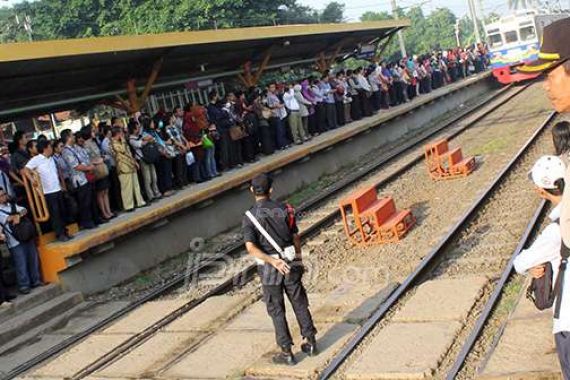 KRL Gangguan Lagi, KJC Minta Maaf - JPNN.COM