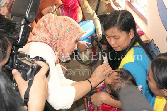 Demi Sukseskan PIN Polio, Istri Menteri Desa Turun Langsung ke Daerah - JPNN.COM