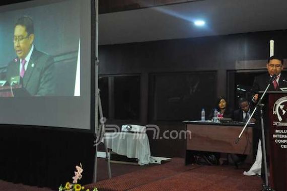 Fadli Zon Berbagi Resep Demokrasi Indonesia di Depan Parlemen Sedunia - JPNN.COM