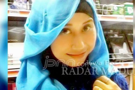 Cantik, Berjilbab, Ikhlas pula Menjadi Guru - JPNN.COM