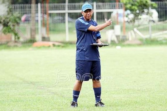 Pelatih Timnas Senior, Rahmad Darmawan atau Nilmaizar - JPNN.COM