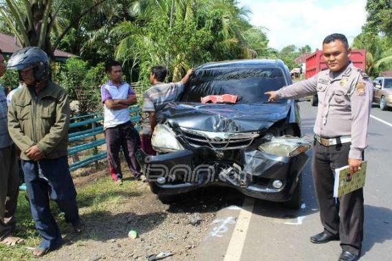 Mobnas vs Motor, Duh... Anunya Pelajar Itu Loh... Ada Fotonya - JPNN.COM