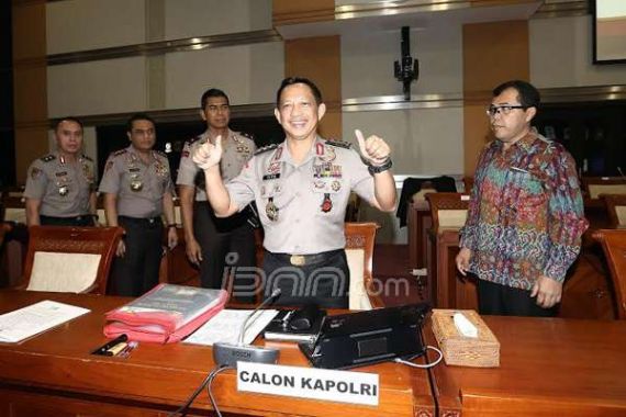 Didampingi Senior ke DPR, Tito Buktikan Angkatan Bukan Masalah - JPNN.COM