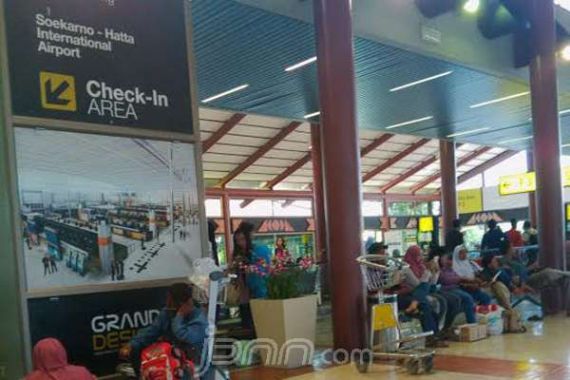 H-2, ‎Bandara Soetta Masih Ramai - JPNN.COM