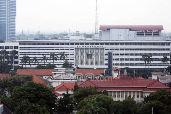 Kejagung Tangkap Buronan Penipuan saat Hendak Kabur ke PNG - JPNN.COM