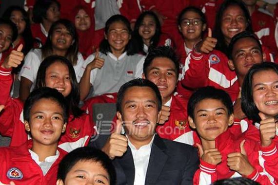 Tanpa Pelatnas, Menpora Tetap Yakin Indonesia Juara Umum - JPNN.COM