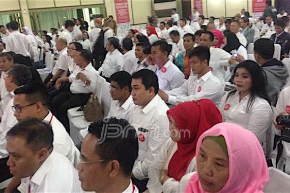 Jokowi Datang, Silatnas Relawan Langsung Bergemuruh - JPNN.COM