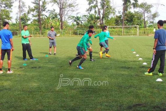 Timnas U-19 Latihan Perdana, 4 Pemain Belum Bergabung - JPNN.COM