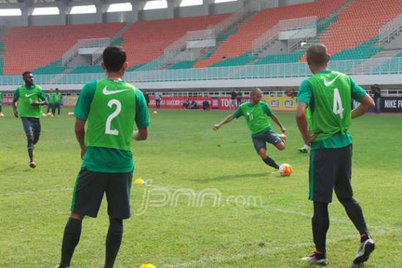 Mantan Timnas U-19 Kompakan Gundul - JPNN.COM