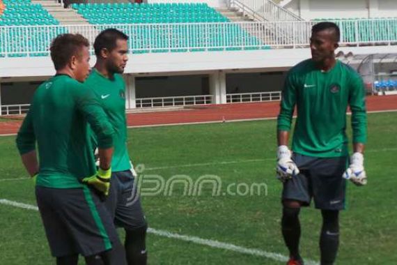 Dua Penjaga Gawang Timnas Merasa Tak Aman, Nggak Tenang - JPNN.COM