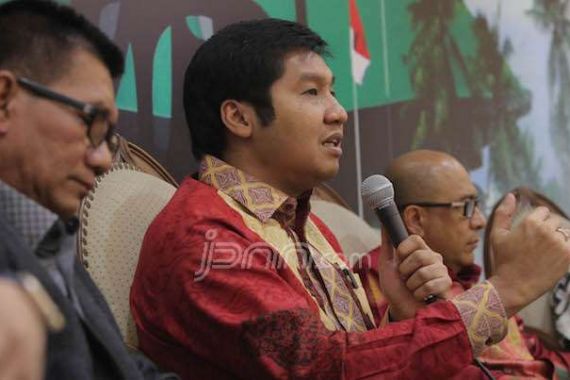 Ayo Cermati Konsistensi Golkar saat Jokowi Bikin Kebijakan Tak Populer - JPNN.COM