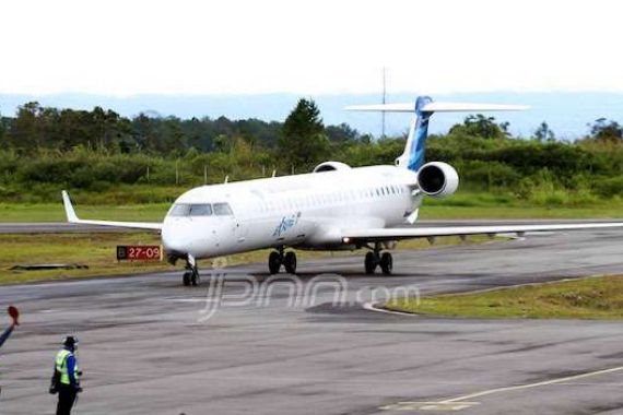 Bandara Silangit Membeludak, KKPDT Dihadiri Presiden Jokowi dan 9 Menteri - JPNN.COM